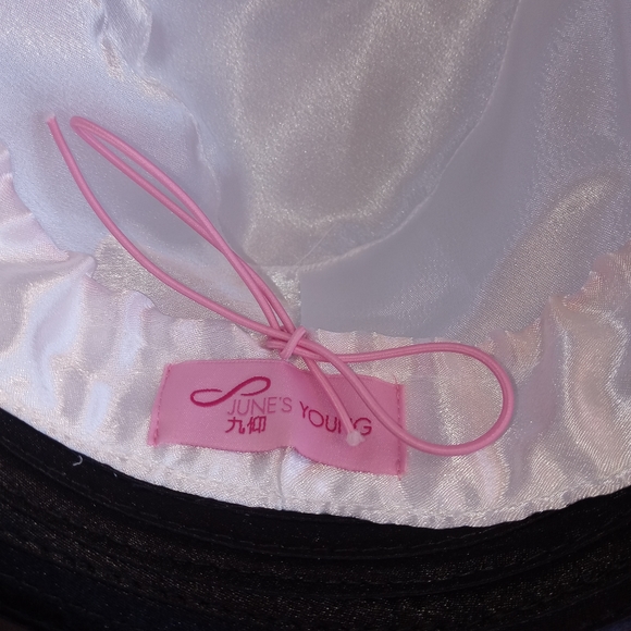 June's Young Derby Hat - Picture 5 of 5